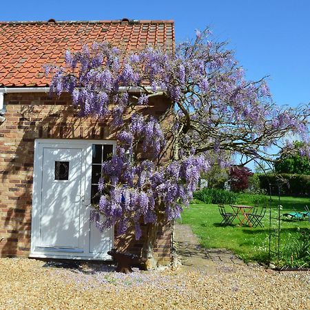 Wisteria Cottage Gayton  エクステリア 写真